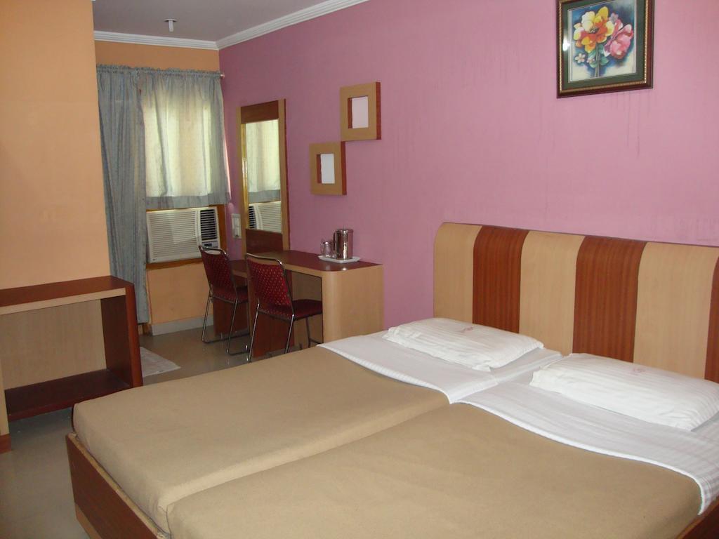 Bari International Hotel Bhubaneswar Værelse billede